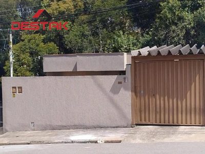 Casa, 4 quartos, 270 m² - Foto 1
