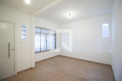 Casa, 2 quartos, 200 m² - Foto 1