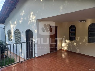 Casa, 3 quartos, 262 m² - Foto 1