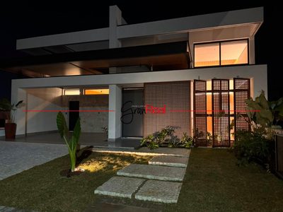 Casa, 4 quartos, 235 m² - Foto 1