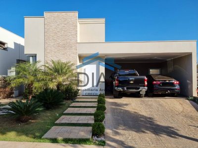 Casa, 3 quartos, 197 m² - Foto 1