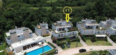 Casa, 4 quartos, 225 m² - Foto 1