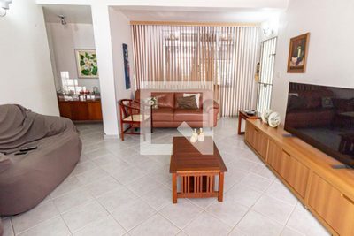 Casa, 3 quartos, 240 m² - Foto 4
