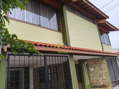 Sobrado, 4 quartos, 303 m² - Foto 2