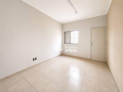 Casa, 2 quartos, 241 m² - Foto 4