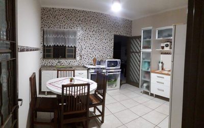 Casa, 3 quartos, 242 m² - Foto 2