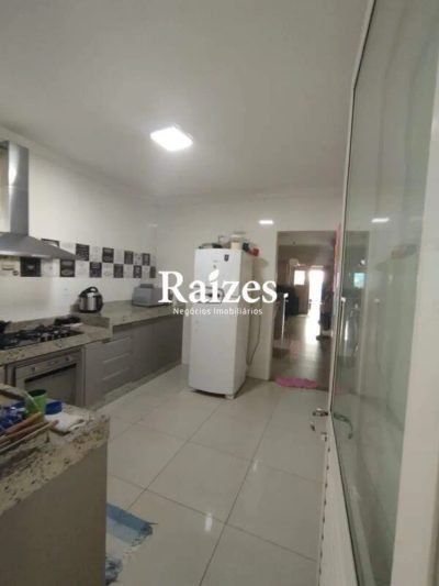 Casa, 3 quartos, 250 m² - Foto 4