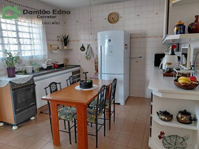 Casa, 3 quartos, 234 m² - Foto 1