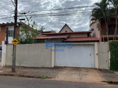 Casa, 4 quartos, 198 m² - Foto 1