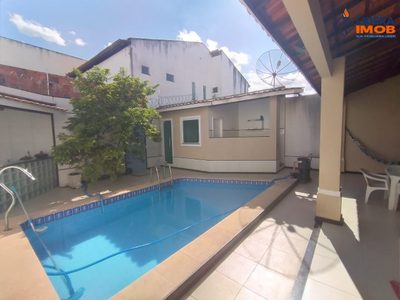 Casa, 4 quartos, 260 m² - Foto 1