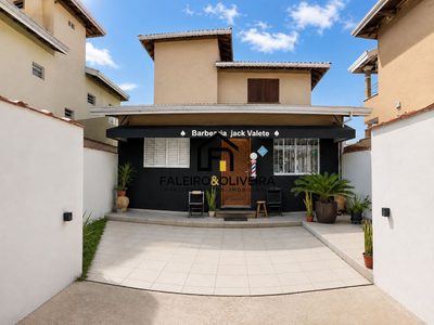Casa, 3 quartos, 214 m² - Foto 1