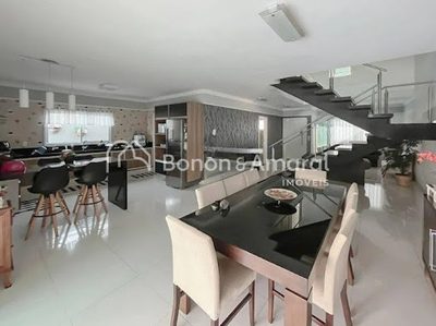 Casa, 3 quartos, 250 m² - Foto 1