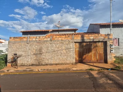Casa, 2 quartos, 200 m² - Foto 1