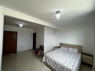 Casa, 5 quartos, 240 m² - Foto 3