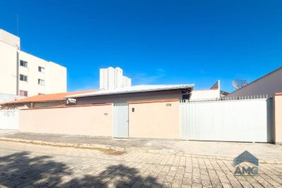 Casa, 4 quartos, 226 m² - Foto 1