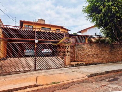Casa, 4 quartos, 300 m² - Foto 1