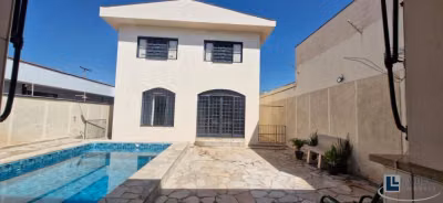 Sobrado, 4 quartos, 261 m² - Foto 1