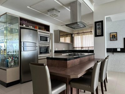 Apartamento, 3 quartos, 182 m² - Foto 2