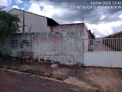 Casa, 2 quartos, 200 m² - Foto 1