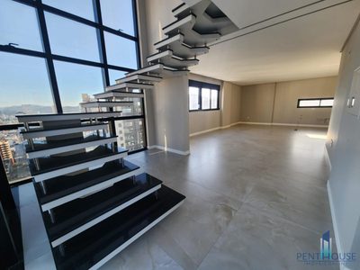 Cobertura, 3 quartos, 210 m² - Foto 1