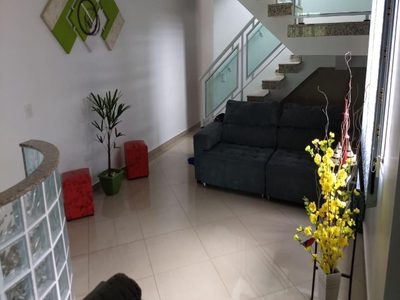 Sobrado, 3 quartos, 250 m² - Foto 1