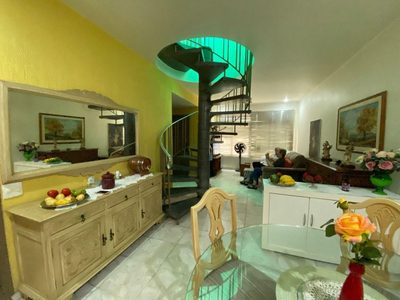 Casa, 4 quartos, 126 m² - Foto 1