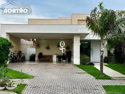 Casa, 1 quarto, 220 m² - Foto 1