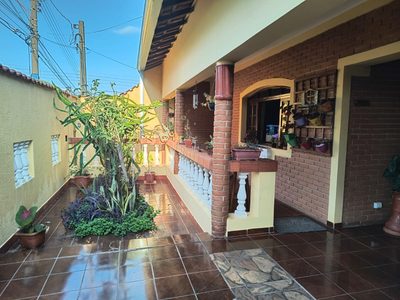 Casa, 4 quartos, 153 m² - Foto 1