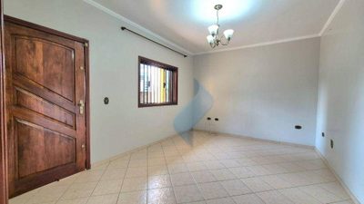 Casa, 4 quartos, 235 m² - Foto 1