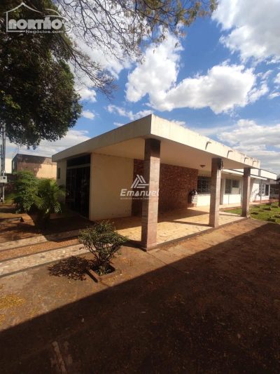 Casa, 6 quartos, 350 m² - Foto 1