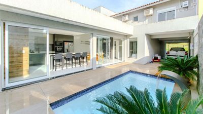 Casa, 3 quartos, 218 m² - Foto 1