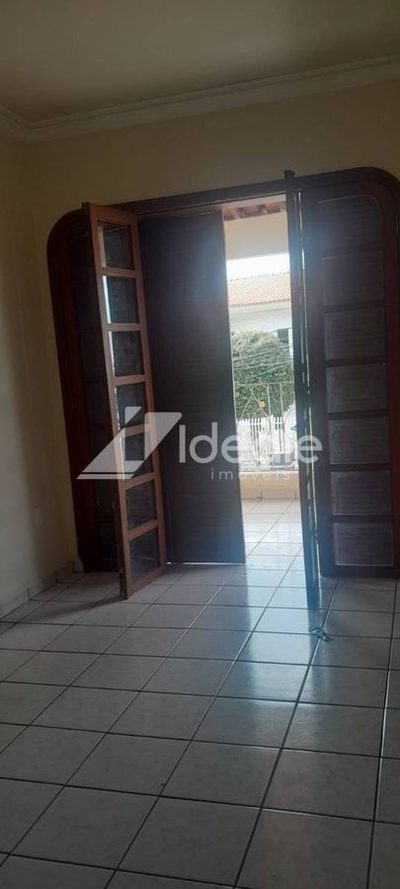 Casa, 6 quartos, 305 m² - Foto 3