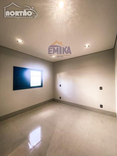Casa, 3 quartos, 217 m² - Foto 4