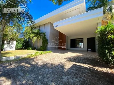 Casa, 1 quarto, 225 m² - Foto 1