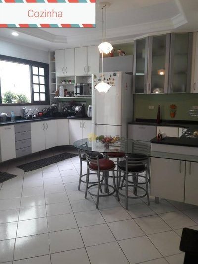 Sobrado, 3 quartos, 212 m² - Foto 2