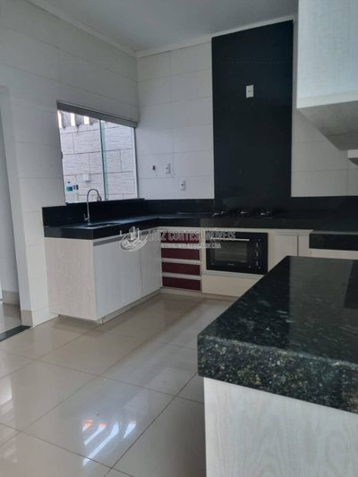 Casa, 3 quartos, 250 m² - Foto 2