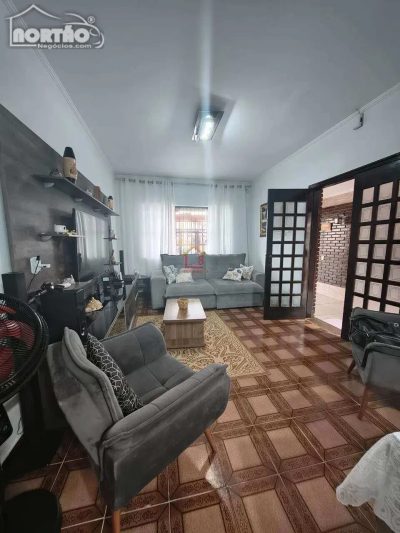 Casa, 4 quartos, 140 m² - Foto 1