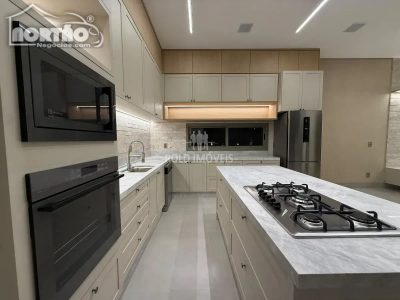 Casa, 1 quarto, 168 m² - Foto 2