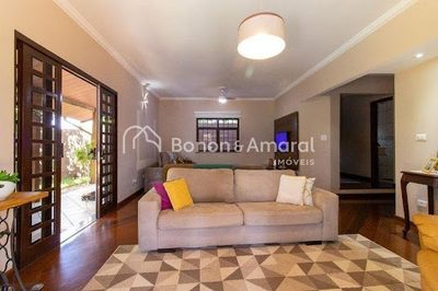 Casa, 5 quartos, 258 m² - Foto 1
