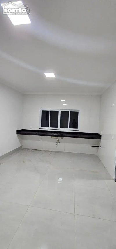 Casa, 1 quarto, 228 m² - Foto 2
