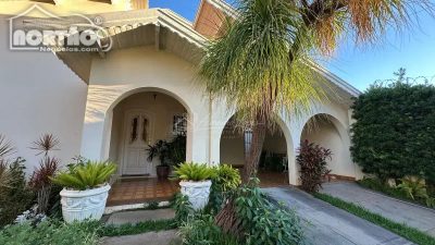 Casa, 5 quartos, 290 m² - Foto 1