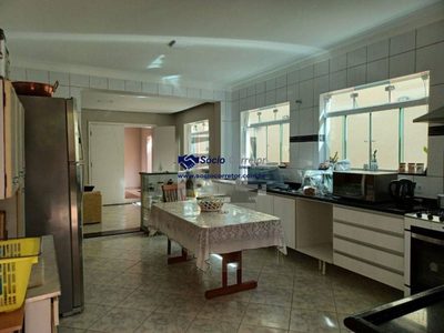 Casa, 3 quartos, 200 m² - Foto 2