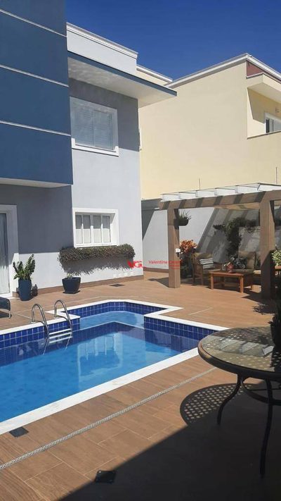 Sobrado, 3 quartos, 252 m² - Foto 1