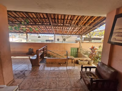 Casa, 3 quartos, 250 m² - Foto 1