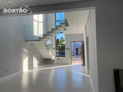 Casa, 5 quartos, 222 m² - Foto 2