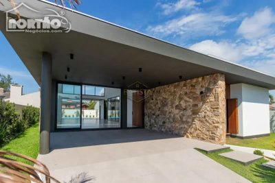 Casa, 4 quartos, 274 m² - Foto 2