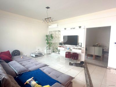 Casa, 3 quartos, 202 m² - Foto 1