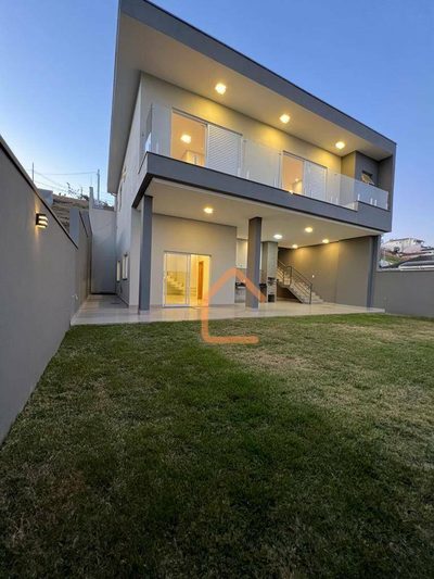 Casa, 3 quartos, 280 m² - Foto 1