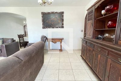 Casa, 6 quartos, 115 m² - Foto 4