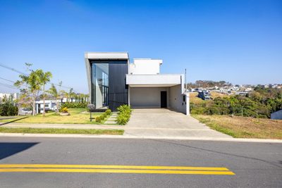 Sobrado, 4 quartos, 219 m² - Foto 1